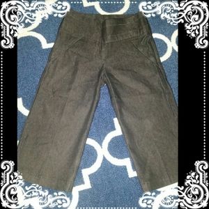 Size 2 wide leg Capri pants